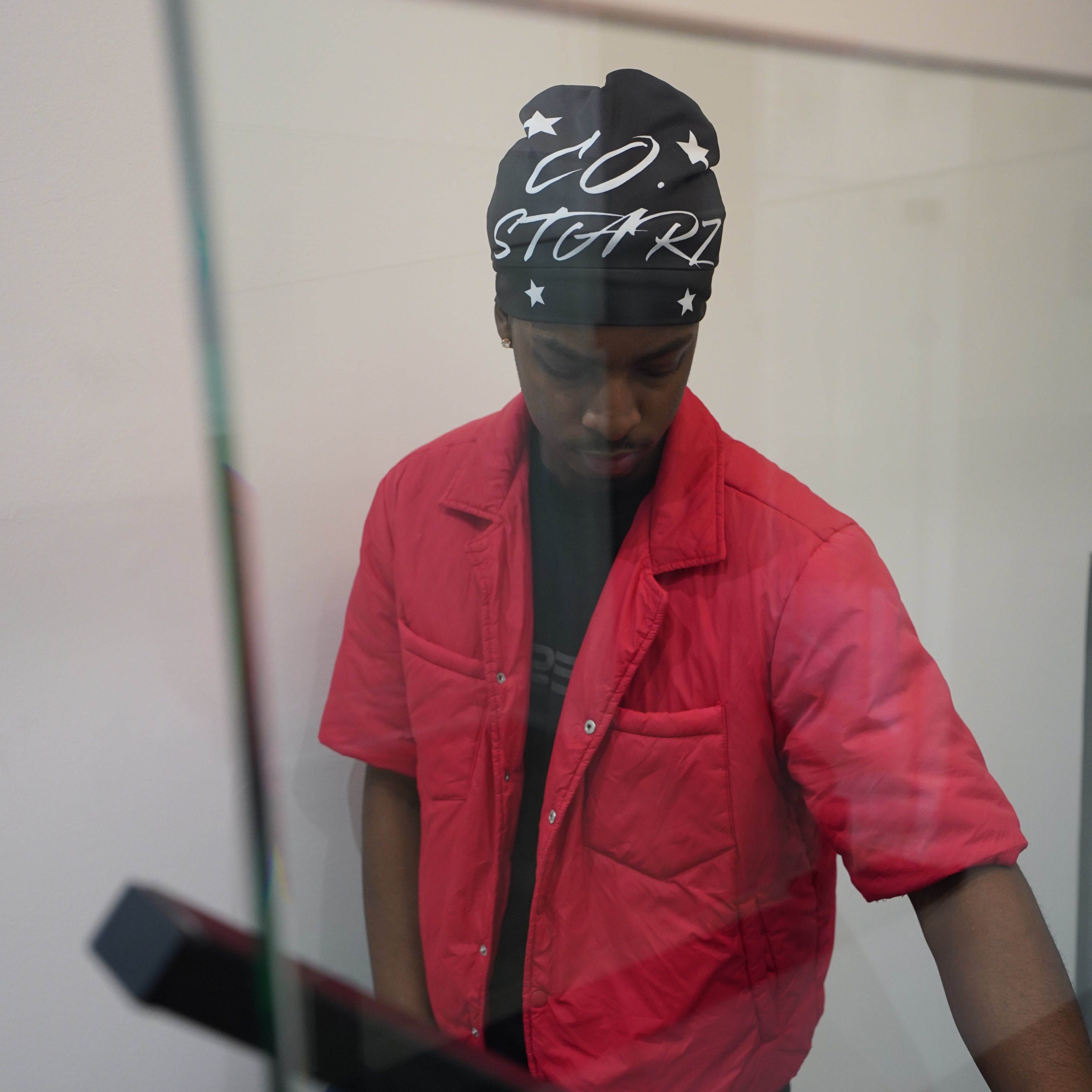 Influencer I am tresor in our "Noir" Skull Cap